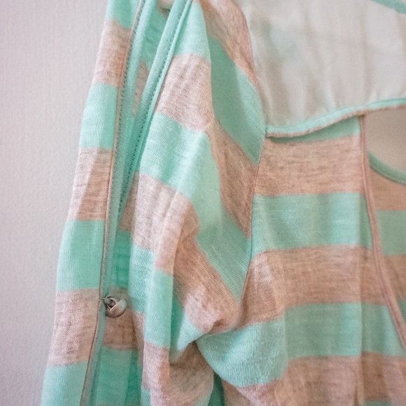 Vanity 1/4 sleeve top - Picture 3 of 4